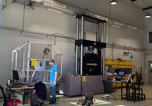 Поддержка клиентов по всему миру