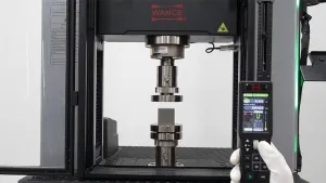 Универсальная электромеханическая испытательная машина – пульт управления