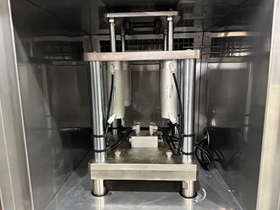 Пневматическое зажимное приспособление для образцов